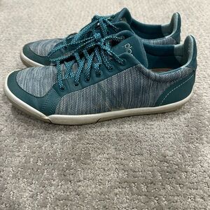 Plae women’s sneaker